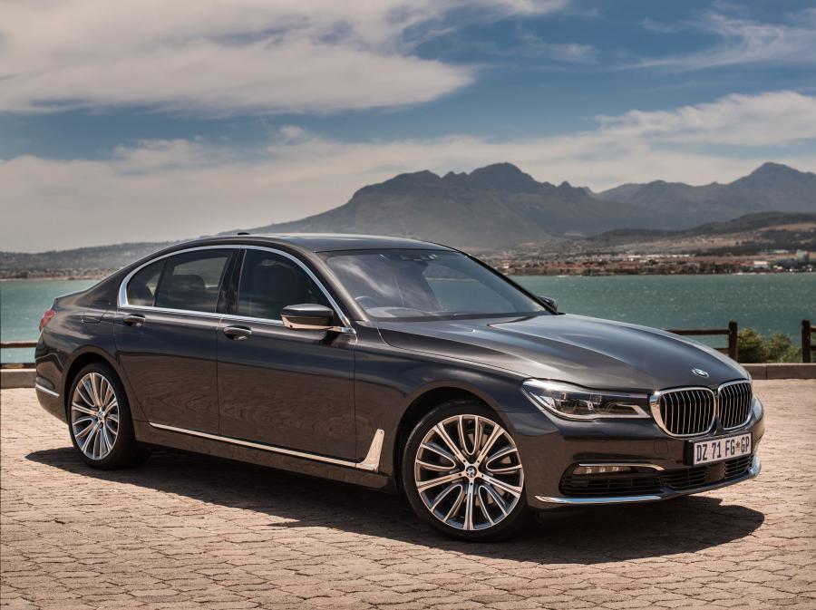  BMW 740i 2016 года  (ZA) (фото 16 из 30)